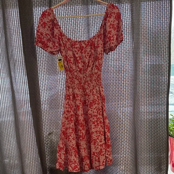 cupcakes & cashmere Floral Midi Dress in Pink and White - Picture 4 of 4